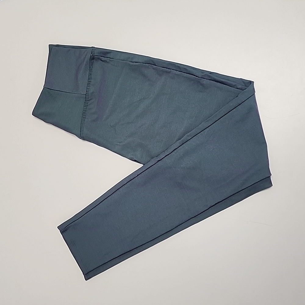 Twenty Montreal 25 inch inseam Mermaid Green and Purple Color Changing Leggings